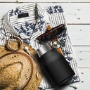 Lifestyle-Black Carafe to-go