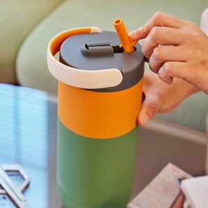 Lifestyle- Lid with Straw